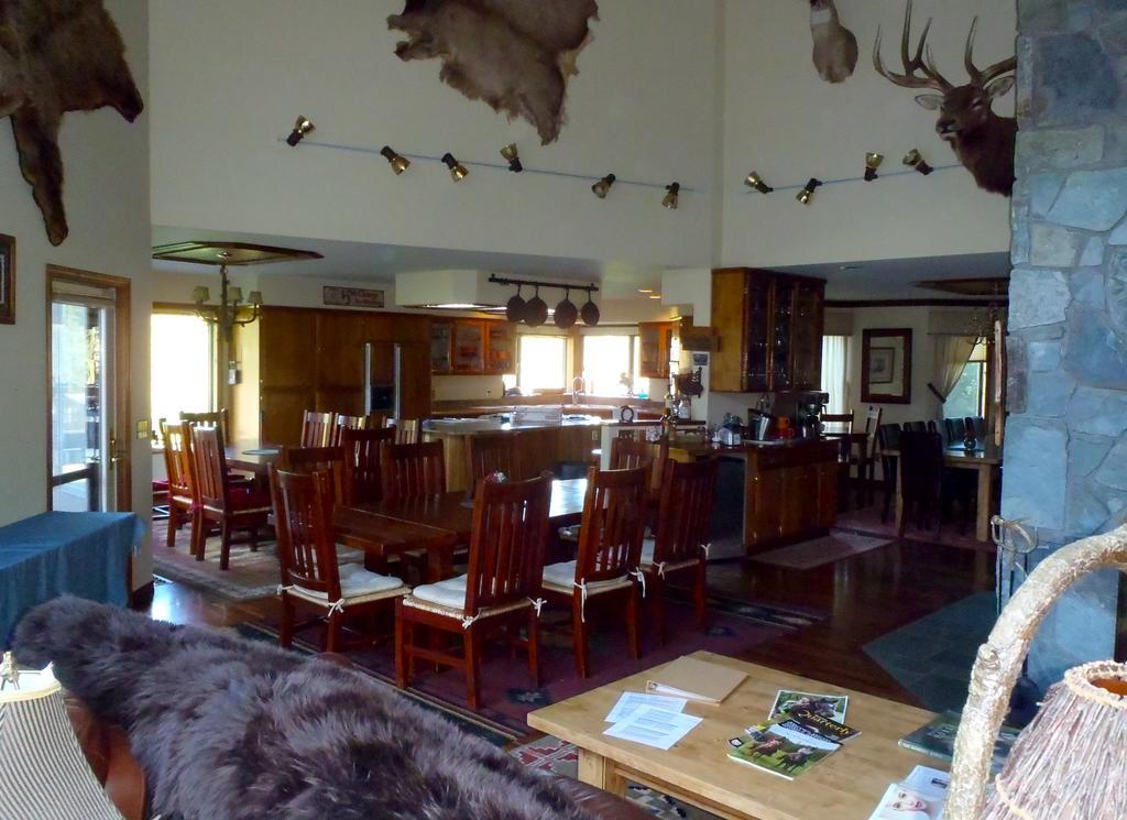 Bar W Guest Ranch Villa Whitefish Exterior photo